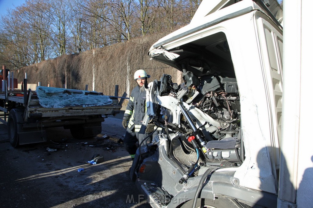 VU LKW A 1 Rich Saarbruecken kurz vorm AK Leverkusen TA P06.jpg